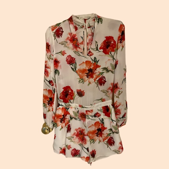 Haute Hippie silk floral romper shorts, long sleeves, v-neck.  Darling!  Size XS - Picture 3 of 16